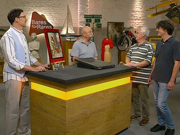 Andreas und sein Vater brachten ein Mitbringsel nach K&ouml;ln.