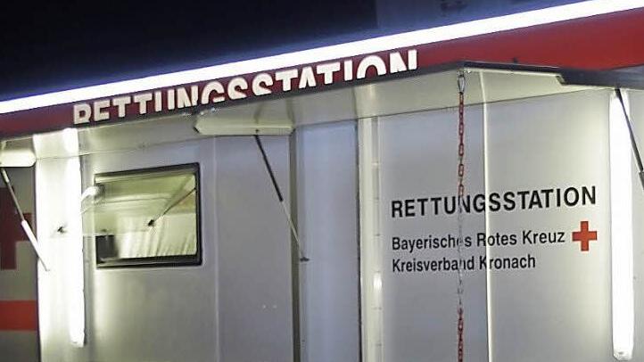 Während des Kronacher Freischießens sind insgesamt 270 ehrenamtliche Sanitäter im Einsatz.  Fotos: Heike Schülein