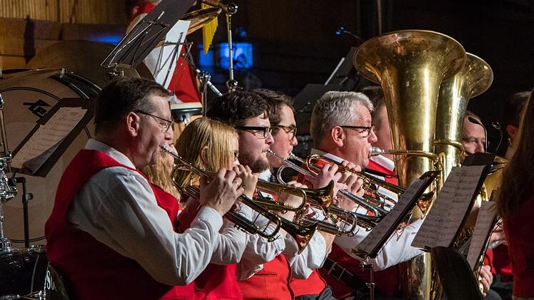 Impressionen vom Weihnachtskonzert in der Franz-Goebel-Halle in RödentalFoto: Vincent Kaibarta