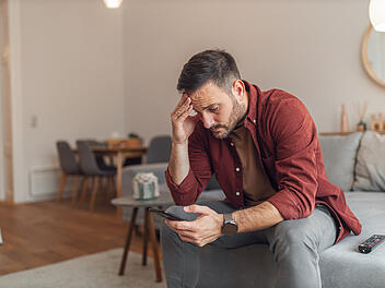 Neue Gefahr bei Handys: Android-Virus räumt Bankkonto leer