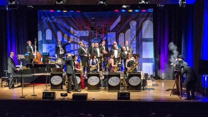 Das Blue Moon Orchestra tritt am 28. Dezember in der Weißenbrunner Leßbachtalhalle auf.  Foto: privat