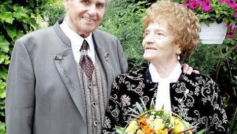 Walter Bayer und seine Gattin Helga feierten diamantene Hochzeit in Zeil. Foto: Alfons Beuerlein