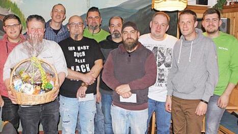 Der MSC Nordhalben zeichnete seine besten Sportfahrer aus, unter ihnen Alex Hofmann (Zweiter von links).  Foto: Michael Wunder
