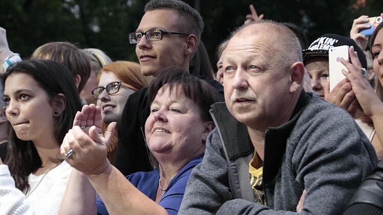 Xavier Naidoo machte seine Fans am Samstag im Forchheimer Jahnstadion glücklich. Foto: Josef Hofbauer