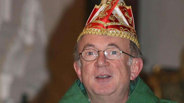 Dekan Hans Roppelt bei einer seiner legendären Faschingspredigten. Foto: Sonja Adam