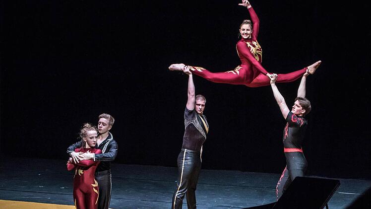 "Jugend spielt für Jugend im Landestheater Coburg": Akromagic der Coburger TurnerschaftFoto: Jochen Berger