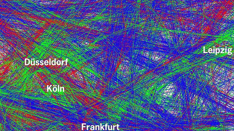 Flugspuren eines Tages über Deutschland.   Dokumentation: Deutsche Flugsicherung