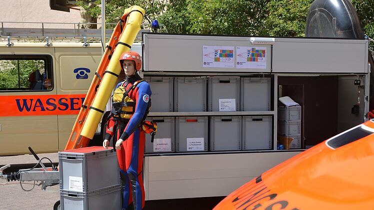 Die Wasserwacht war auch dabei. Foto: Björn Hein