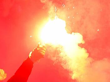 Bengalisches Feuer ist kein Spielzeug.  Peter Steffen, dpa