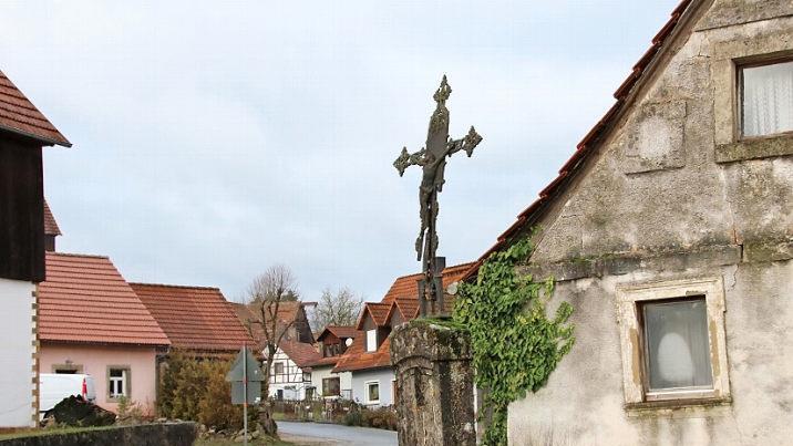 Laibarös, vom südlichen Ortsausgang betrachtet. Fotos: Josef Hofbauer