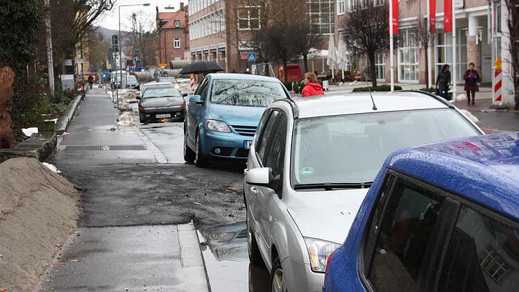 Parken in der nördlichen Von-Hessing-Straße Foto: Edgar Bartl