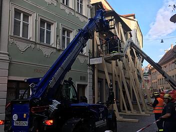 Zu den großen Einsätzen für das THW Haßfurt in diesem Jahr gehörte die mehrtägige Einsturzsicherung eines Hauses in Bamberg, bei dem die Kollegen in der Domstadt mit 15 Helfern und dem Teleskoplader aus der Kreisstadt unterstützt wurden. Christian Licha