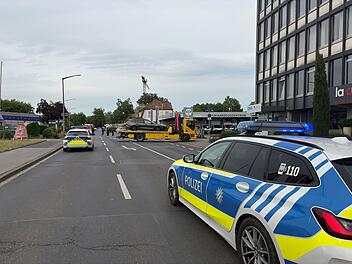 Schweinfurt: E-Scooter-Fahrer (16) schwer verletzt - Notarzteinsatz