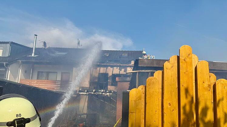 Eckental: Garagenbrand greift auf mehrere Wohnh&auml;user &uuml;ber