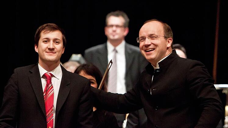 Generalmusikdirektor Roland Kluttig (rechts) und Konzertmeister Martin Emmerich.Foto: Jochen Berger