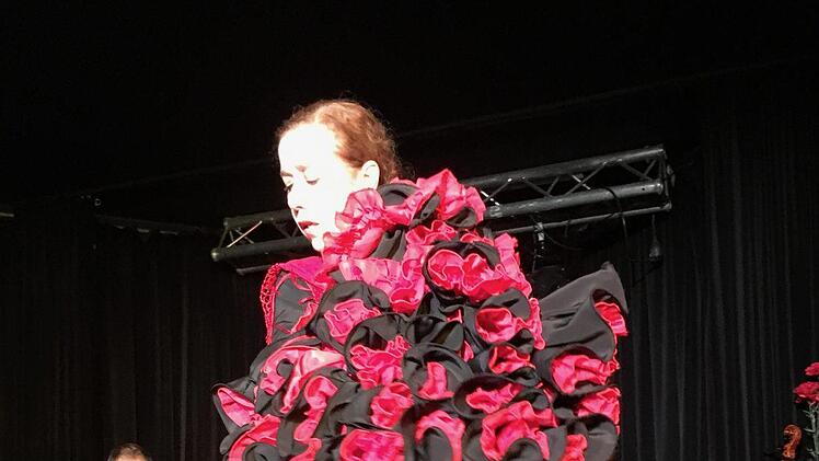 Barbara Puppa tanzt Flamenco zur Musik des Trios Agua y Vino  beim spanischen Abend. Foto: Hans Dietrich Unger