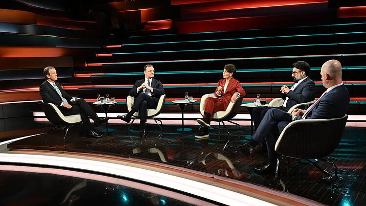 Am Mittwochabend diskutierte Markus Lanz (links) mit (von links) Jens Spahn, Anna Lehmann, Ali Fathollah-Nejad und Christian Mölling.