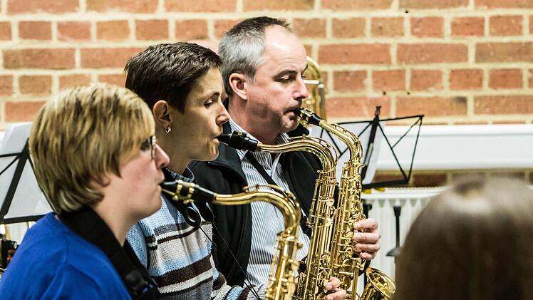 Impressionen von der Probenarbeit des Musikvereins Rödental für das Weihnachtskonzert in der Franz-Goebel HalleFoto: Jochen Berger