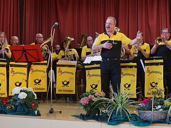 Die Postkapelle Bad Kissingen sorgte für Begeisterung in der vollen Mehrzweckhalle in Oberthulba. Foto: Marcus Leitner
