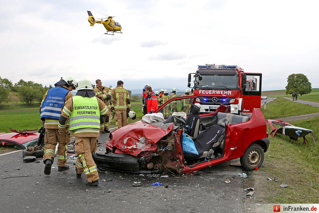 Unfall bei Haßfurt: Autos kollidieren frontal