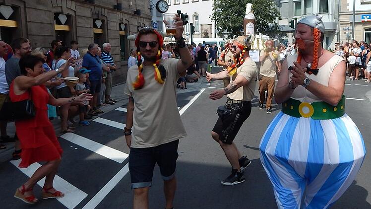 Am Sonntag fand ein Festzug zum Bierstadel statt. Foto: Horst Wunner