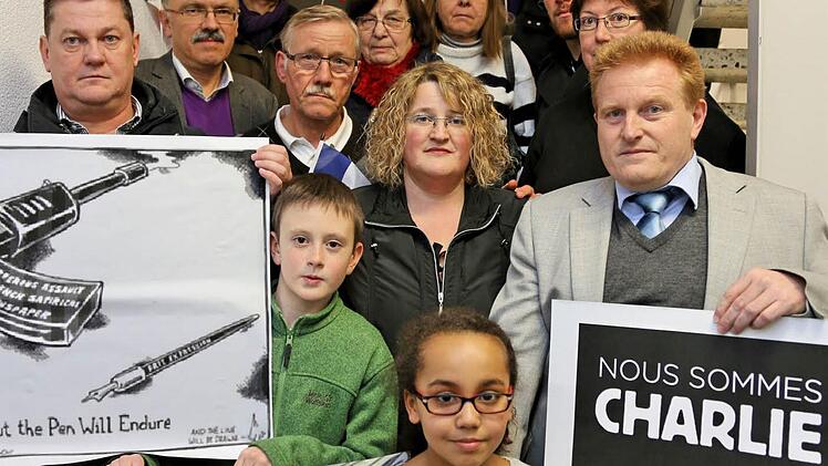 Nous sommes Charlie: Das gilt auch für diese Maßbacher. Foto: Dieter Britz