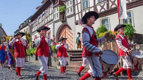 Festumzug der Heimatspiel-Teilnehmer. Foto: Dieter Britz