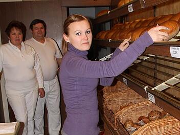 Familienunternehmen: Elena Hahn (links) backt zusammen mit ihrem Mann Alexander und Tochter Christina deutsche Backwaren. Aber nicht nur... Foto: Ulrike Müller