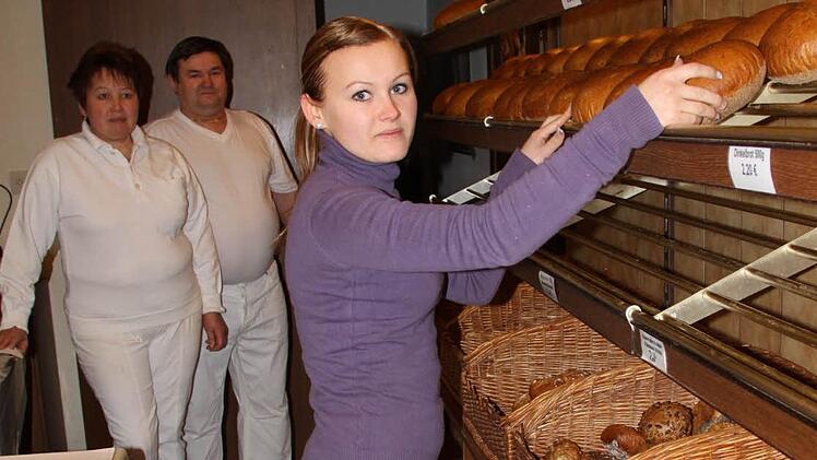 Familienunternehmen: Elena Hahn (links) backt zusammen mit ihrem Mann Alexander und Tochter Christina deutsche Backwaren. Aber nicht nur... Foto: Ulrike Müller