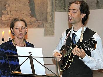 Eva und Silvan Wagner umrahmten die Gedenkfeier musikalisch. Foto: privat
