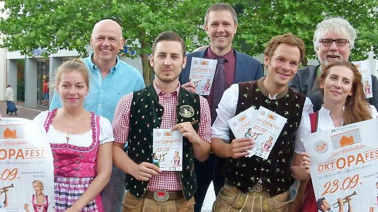 Sie bereiten vergnügliche vier Tage beim Rödentaler Herbstfest vor.  Foto: Lothar Weidner