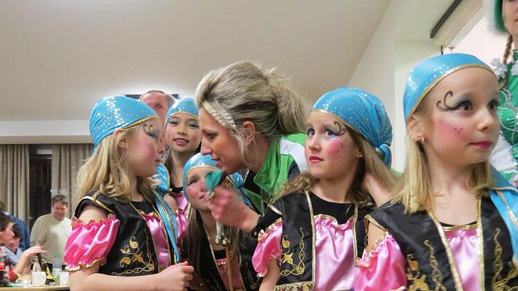 Die Dancing Kids kurz vor dem Auftritt