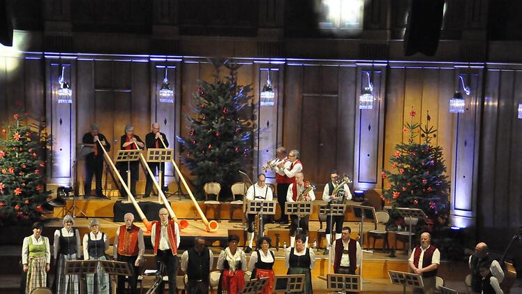 Seit Jahrzehnten ist die Fränkische Weihnacht im Großen Saal des Regentenbaues ein Spiegelbild fränkischer Weihnachtskultur vergangener Jahrhunderte. Foto: Peter Klopf