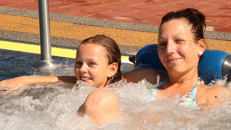 Wer kann, sucht zurzeit ein Freibad auf.  Josef Hofbauer