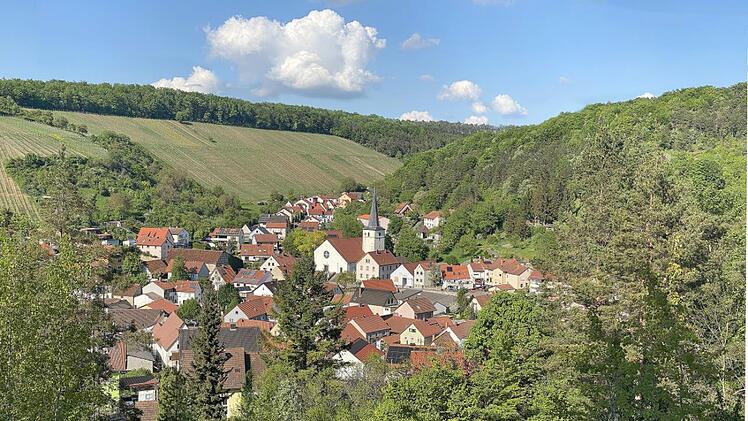 Blick auf die Kessellage von Ramsthal.