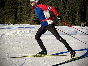 F&uuml;r alle, die Langlauf-Skating bevorzugen, haben die Mitglieder des SV Bergdorf-H&ouml;hn eine zwei Kilometer lange Runde gewalzt. Foto: SV Bergdorf-H&ouml;hn