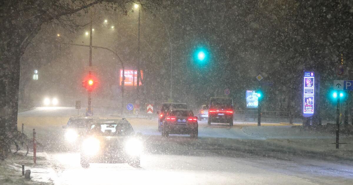 Wintereinbruch-sorgt-f-r-Gl-tte-in-Deutschland