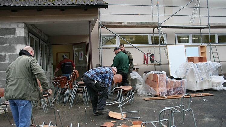 Arbeiten an der ehemaligen Schule von Stralsbach.