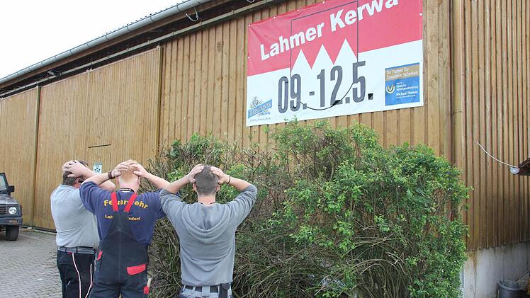 Nur noch Kopfschütteln: Wen stört denn so ein Transparent?