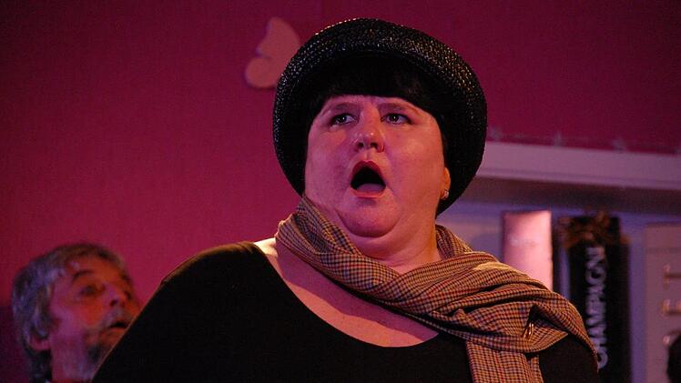 Gräfin von Pappelberg (Andrea Sack) ist einfach entsetzt.