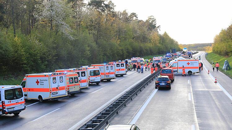 Massenkarambolage auf der A70 am Sonntagabend. Foto: News5/Merzbach