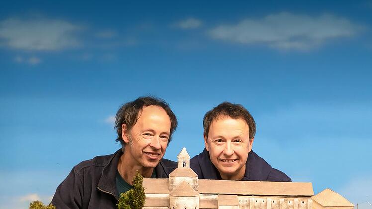"Hier arbeiten nur Verr&uuml;ckte": Gerrit Braun (links) und sein Bruder Frederik sind die kreativen K&ouml;pfe hinter dem ber&uuml;hmten Miniatur Wunderland in Hamburg.