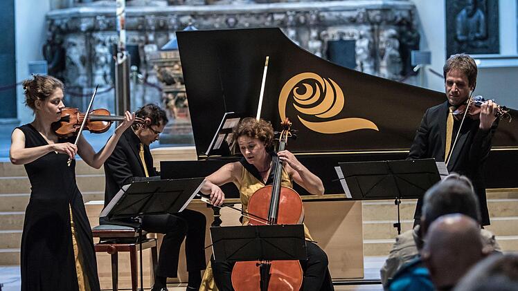Das Ensemble Neobarock beeindruckte die Zuhörer in der Coburger Morizkirche mit stilsicherem Musizieren und Werken des 17., und 18. Jahrhunderts.Foto: Jochen Berger