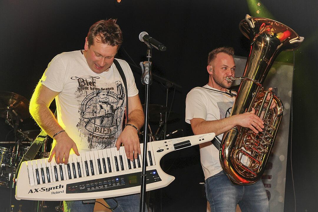 Mit vielen Party-Songs der 80er & 90er und Rock-Pop Klassikern