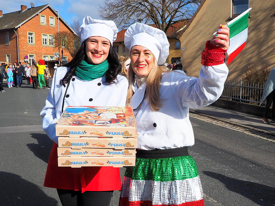 Wildes Faschingstreiben in Steinach an der Saale.