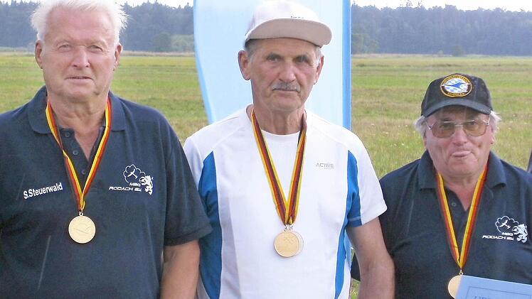 Siegfried Steuerwald, Herbert Tüchler und Dieter Hoffmann (von links), Sieger bei der Deutschen Meisterschaft.  Foto: ak