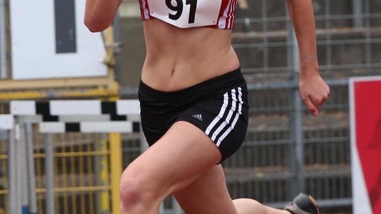 Genießt ihren Auftritt in Schweinfurt in vollen Zügen: Deborah Adam.