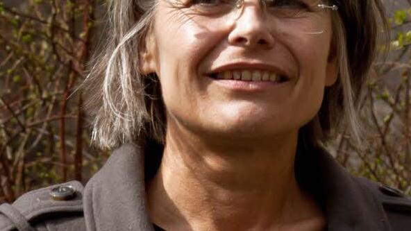 Die kunsthistorikerin Franziska Bachner hat den Katalog zur Casimir-Ausstellung der Kunstsammlungen erarbeitet.