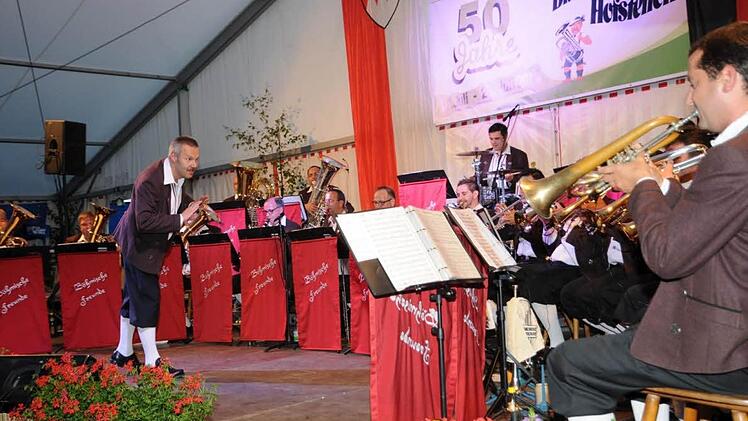 Blasmusik vom Feinsten bot am Samstagabend "Wilfried Rösch mit seinen Böhmischen Freunden"auf ihrer Abschiedstournee auf der Bühne in Hofstetten an.