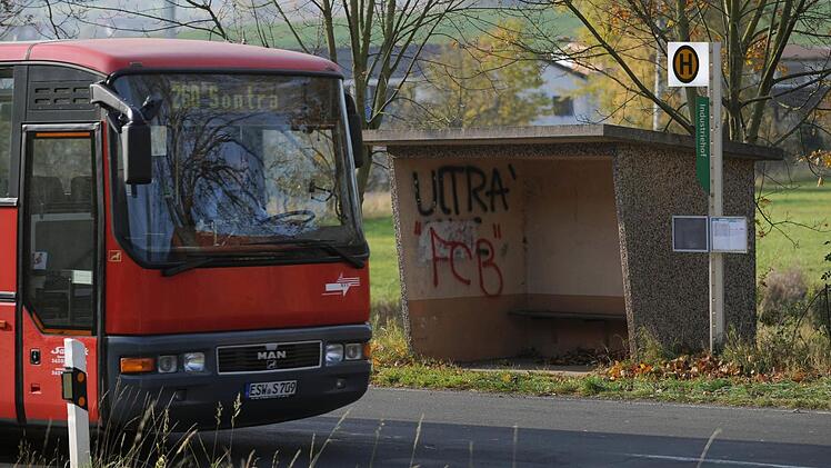 Der Landkreis Kronach bemüht sich um eine Verbesserung der Busverbindungen.  Symbolfoto: Foto: Uwe Zucchi dpa/